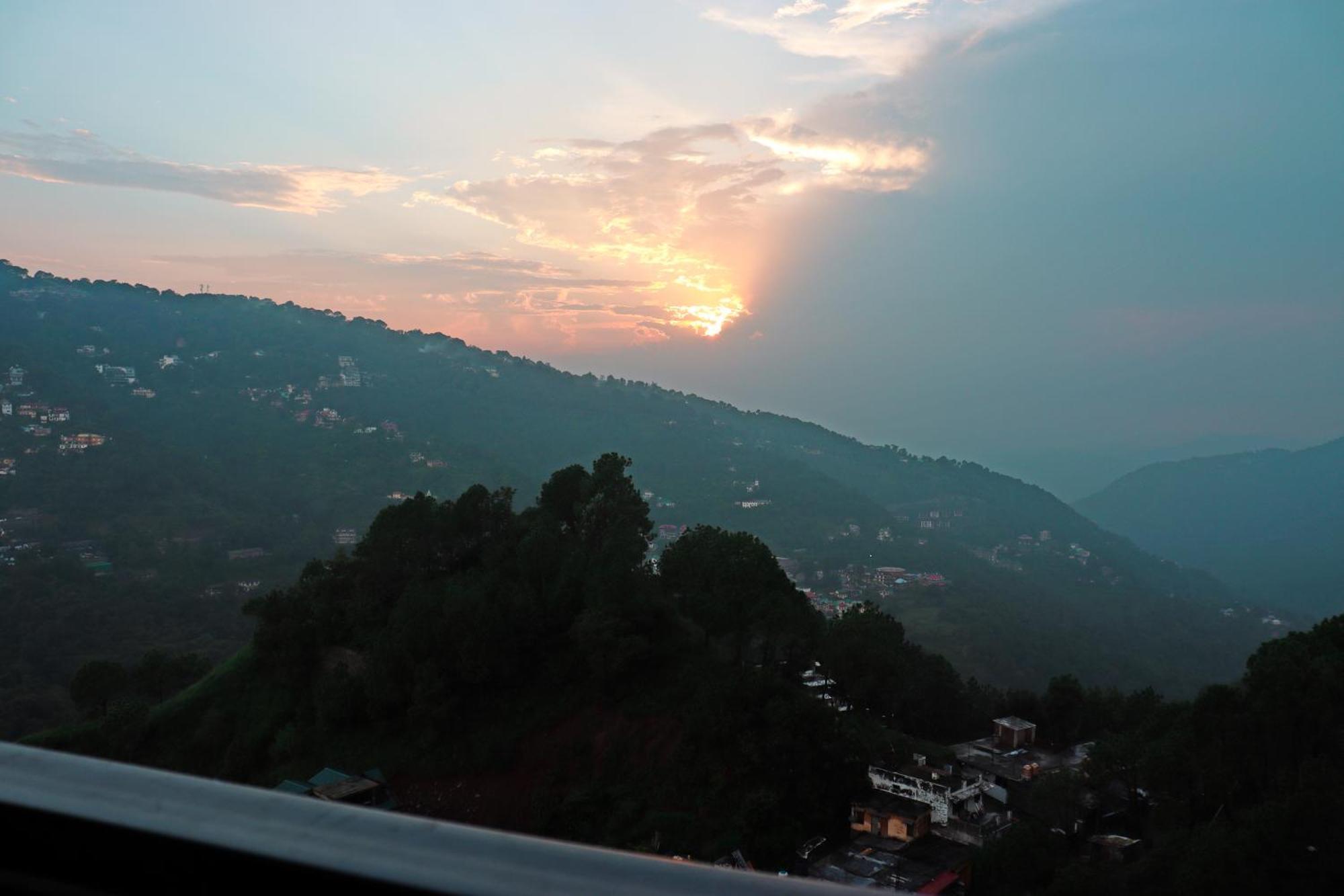Rosetum Kasauli Hotell Exteriör bild
